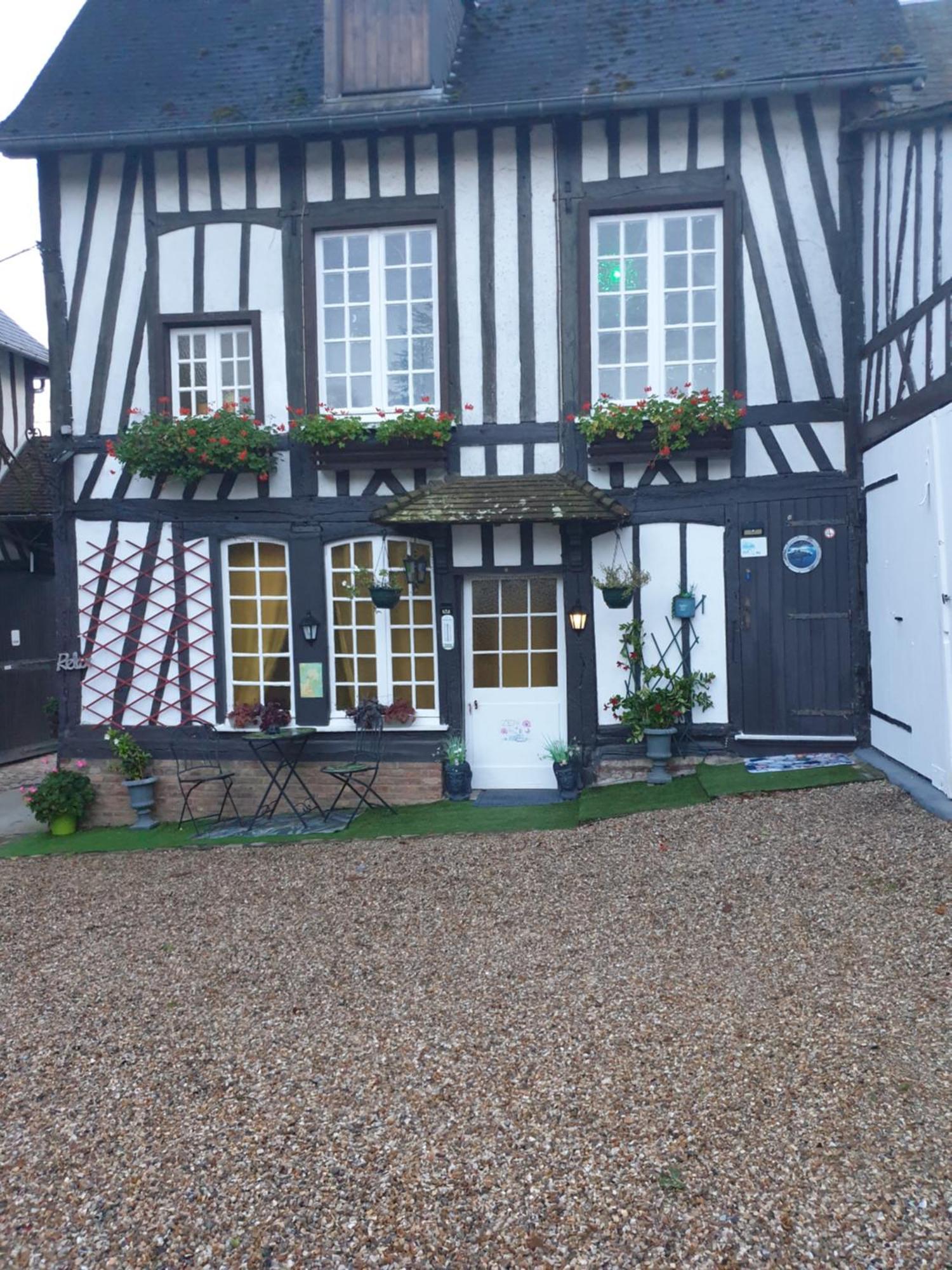 Le Mouton Gras Otel Aumale Dış mekan fotoğraf